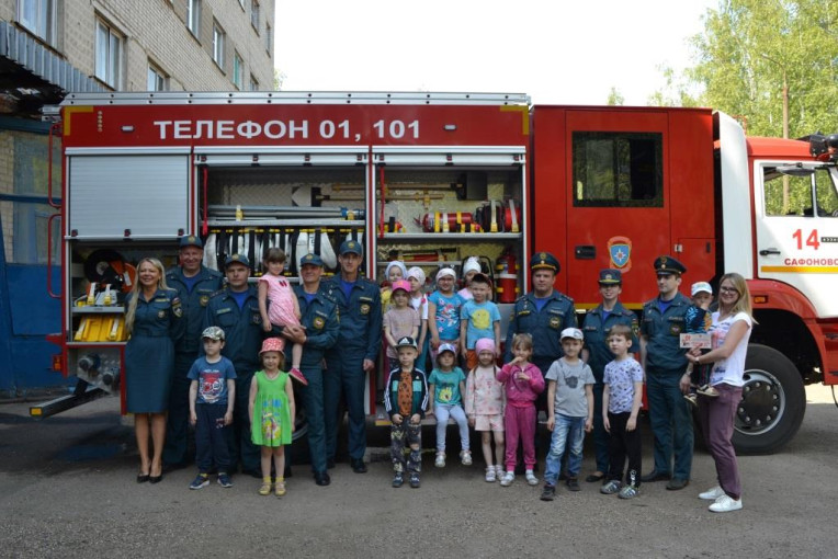 Экскурсия в пожарную часть Экскурсия в пожарную часть.
